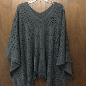 Open side poncho. Heather grey. OS